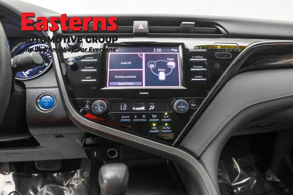 Used 2020 Silver Toyota LE image 12