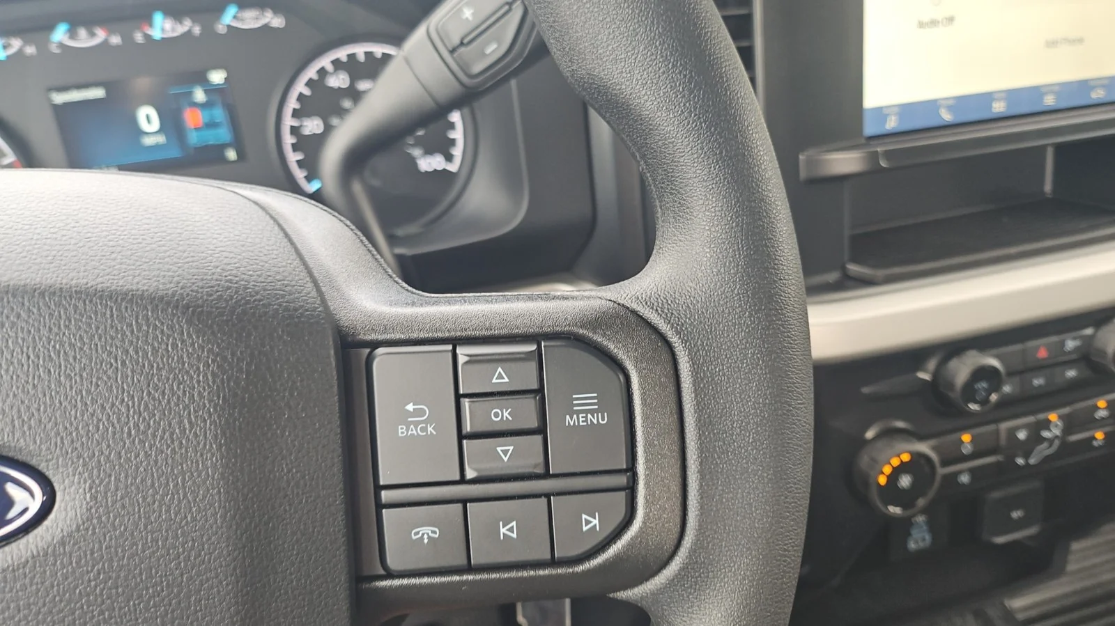 New 2027 Oxford White Ford XL 2WD image 16