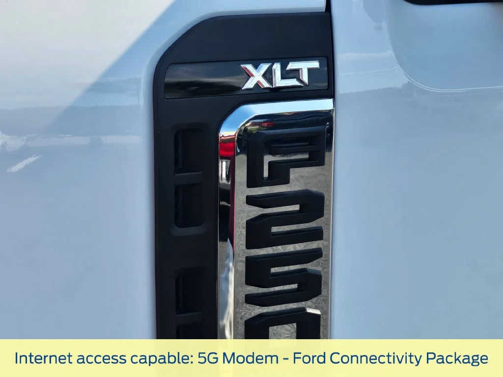 New 2027 Oxford White Ford F-250® XLT image 24