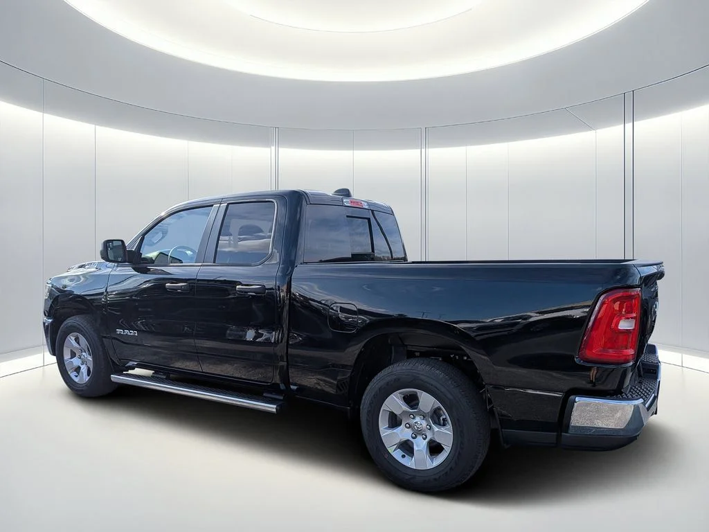 New 2026 Diamond Black Crystal Pearl-Coat Exterior Paint RAM Tradesman image 5