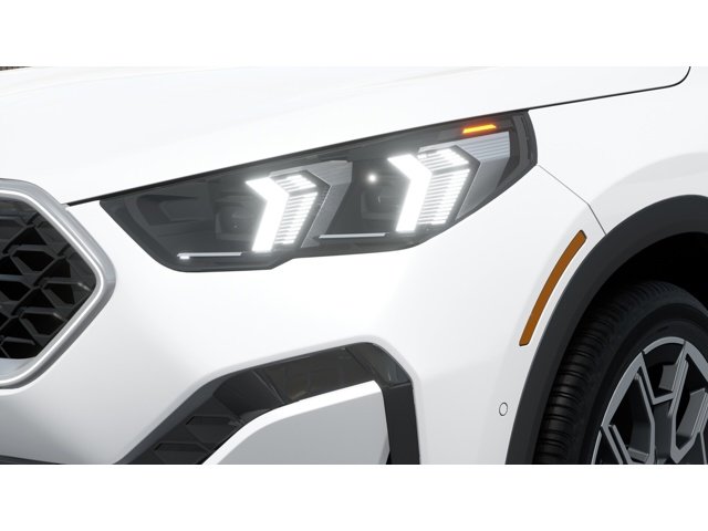 New 2027 Mineral White Metallic BMW xDrive28i image 6