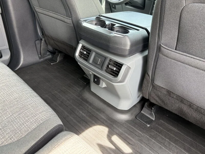 Used 2021 Silver Ford XLT image 16