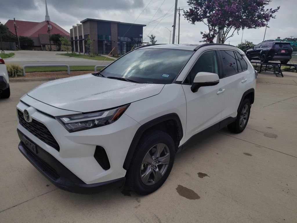 2024 Toyota RAV4 XLE AWD's photo