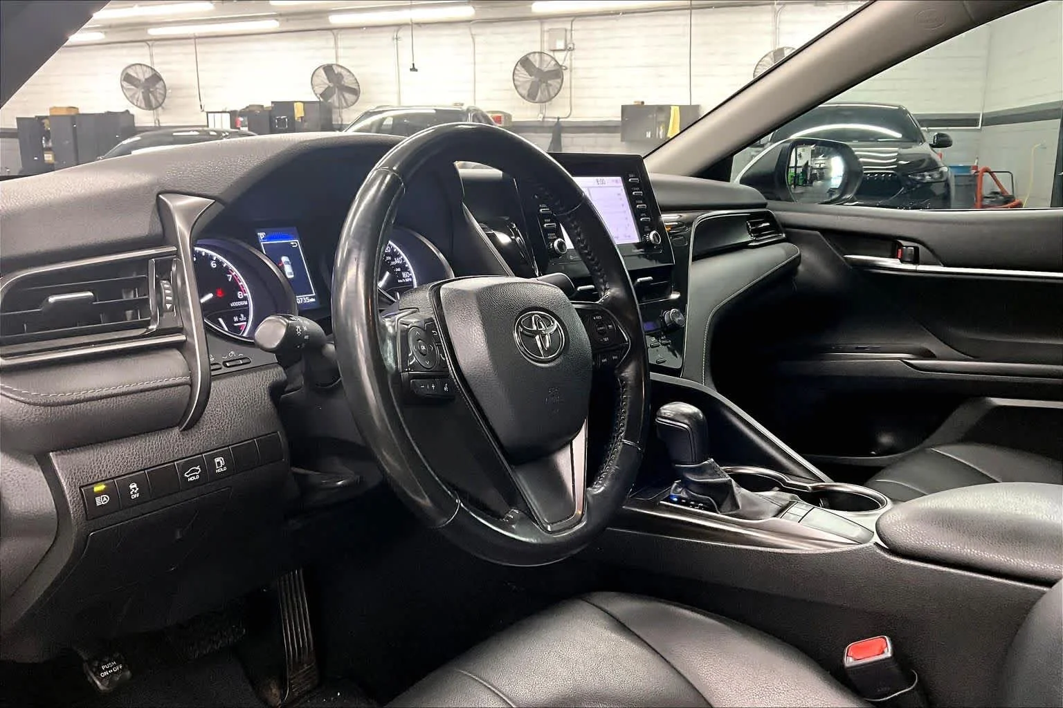 Used 2023 Ice Cap Toyota SE image 18