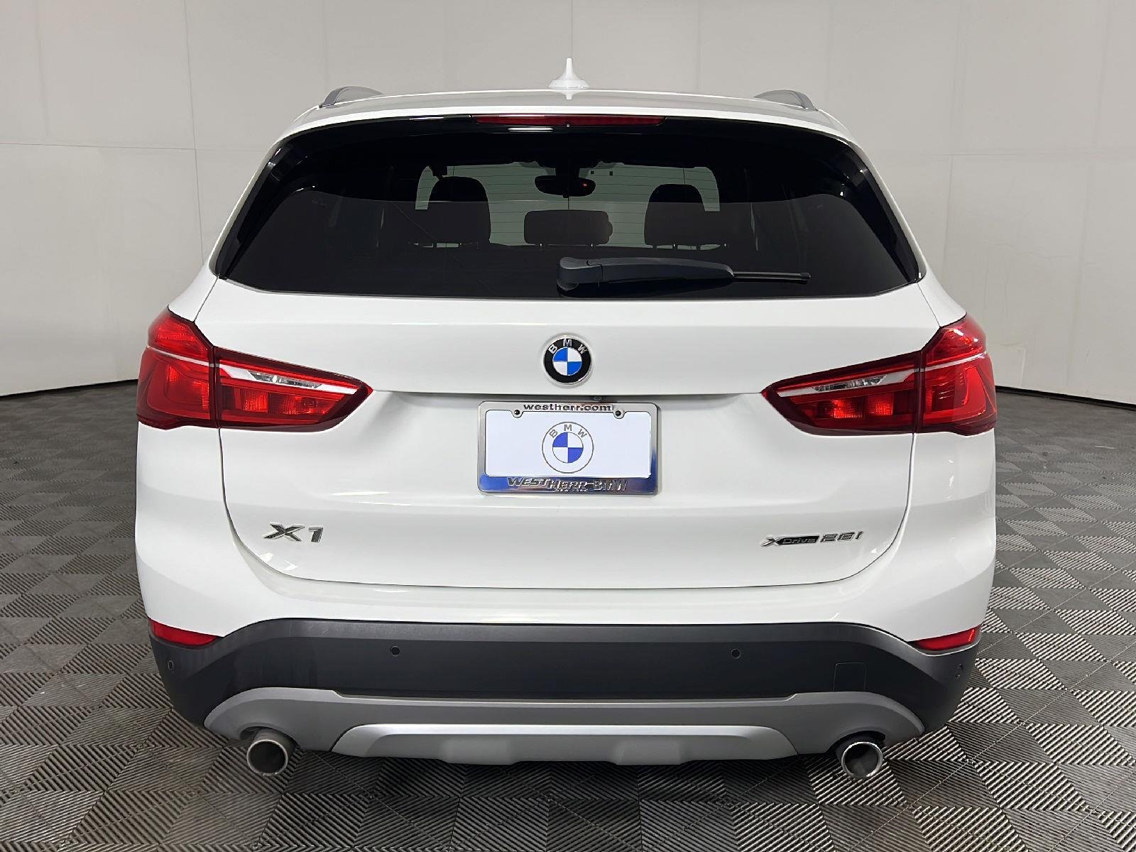 Used 2018 Alpine White BMW xDrive28i image 6