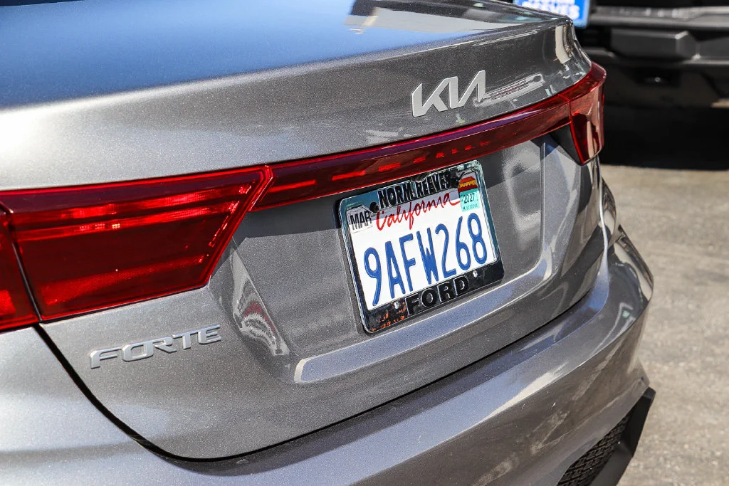 Used 2022 Gray Kia LXS image 12