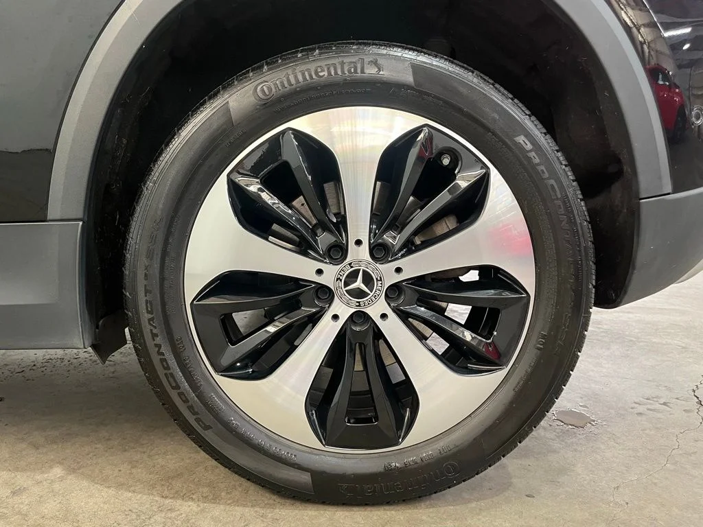 Used 2025 Black Mercedes-Benz GLA 250 image 16