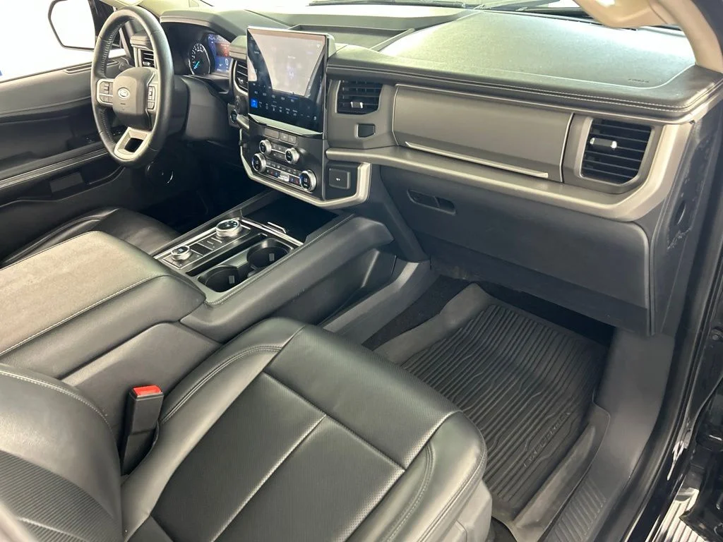 Used 2022 Black Ford XLT image 29