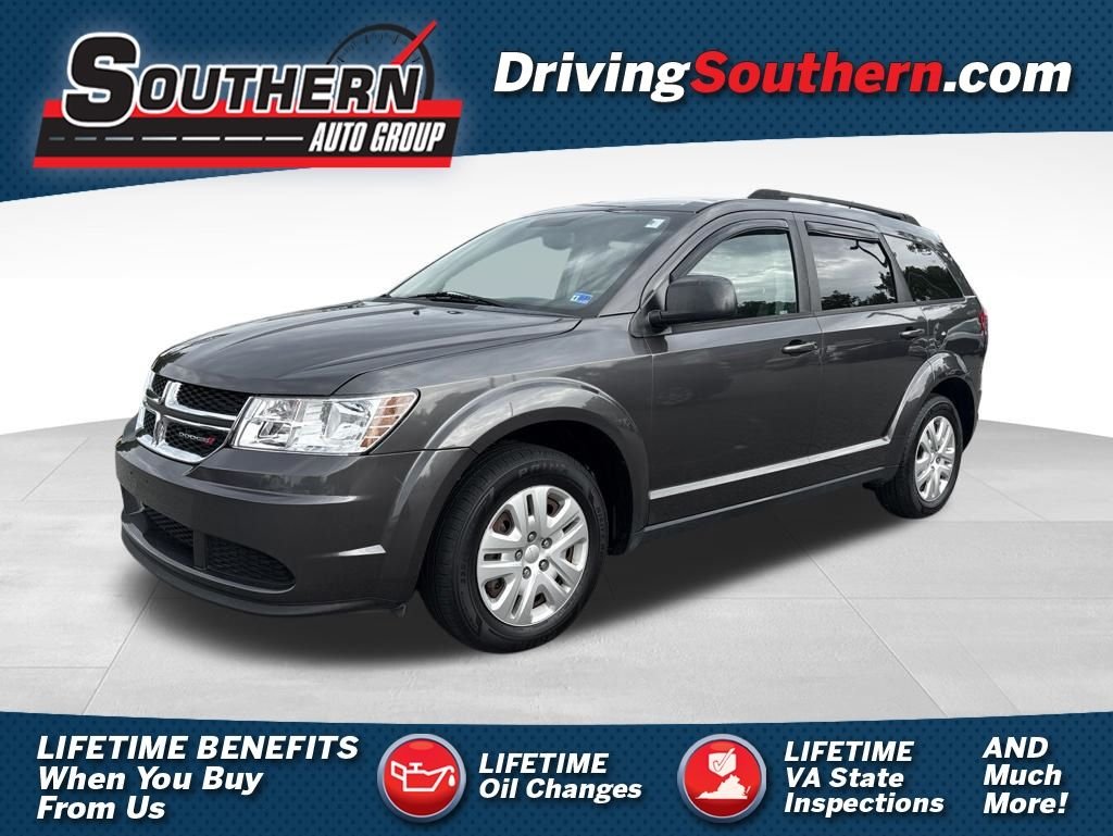 Used 2017 Gray Dodge SE image 1