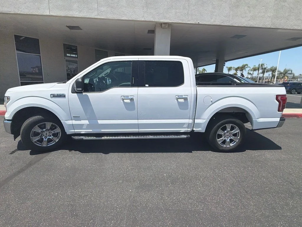 Used 2017 White Ford XLT image 4