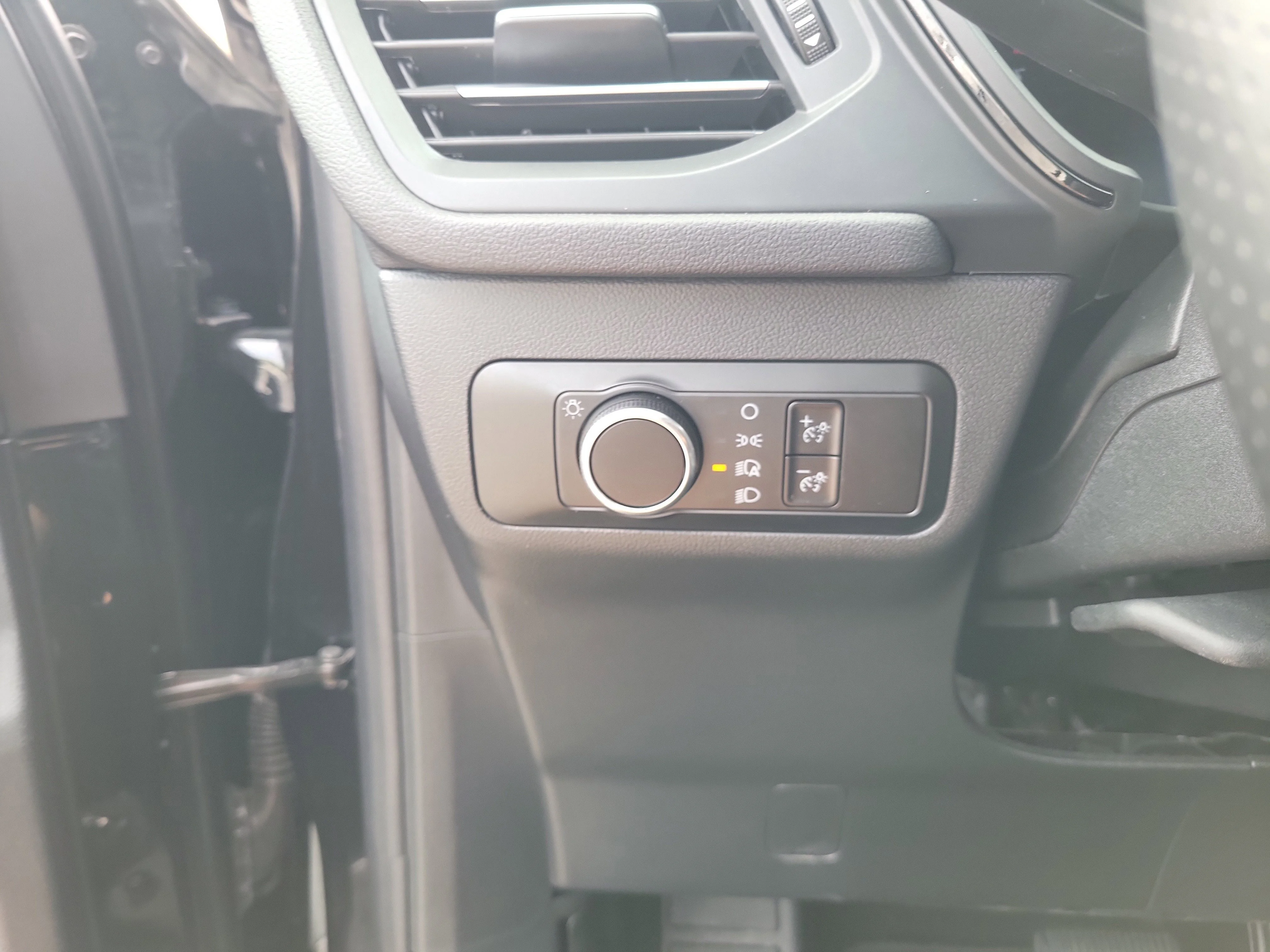 Used 2025 Black Metallic Ford ST-Line image 33