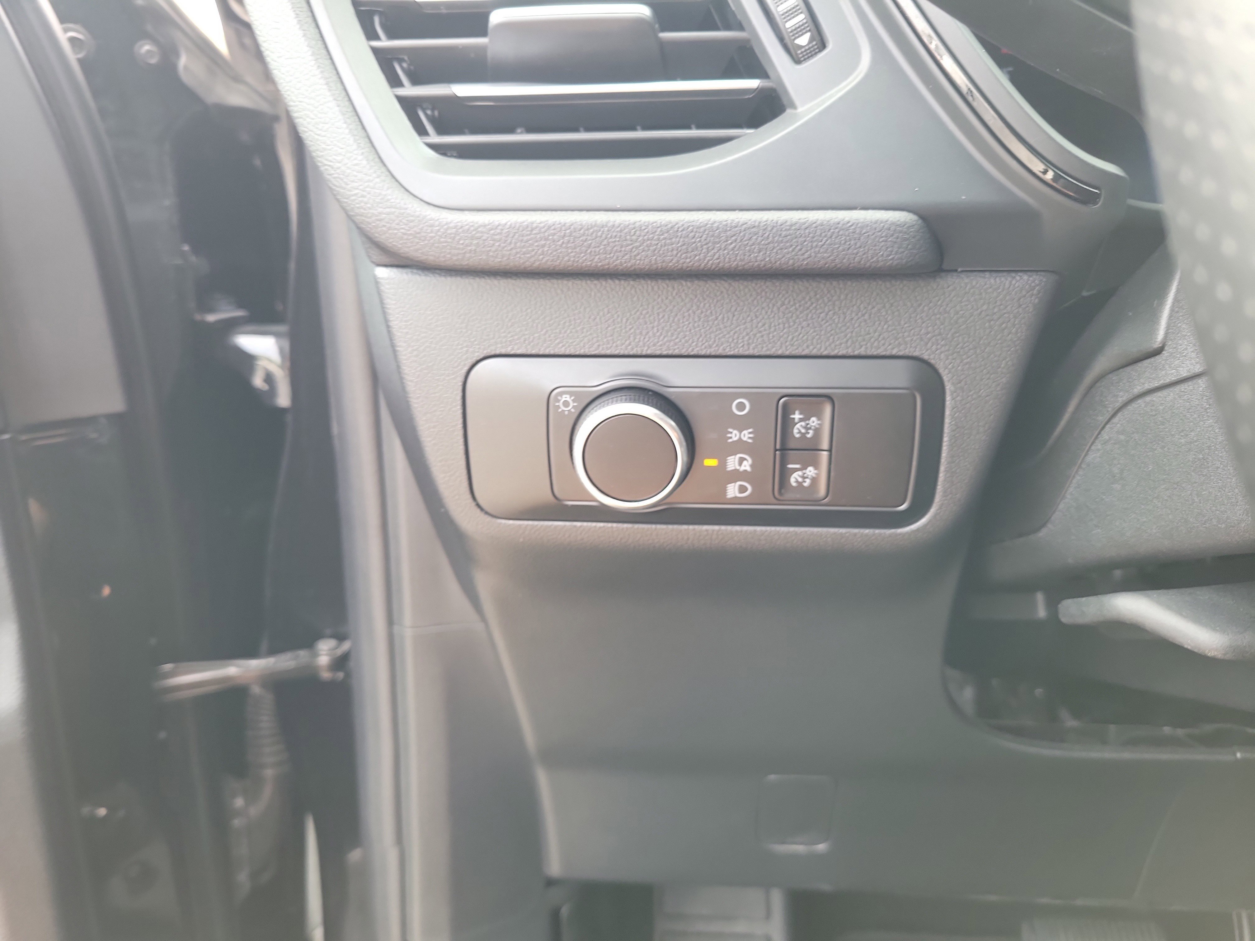 Used 2025 Black Metallic Ford ST-Line image 33
