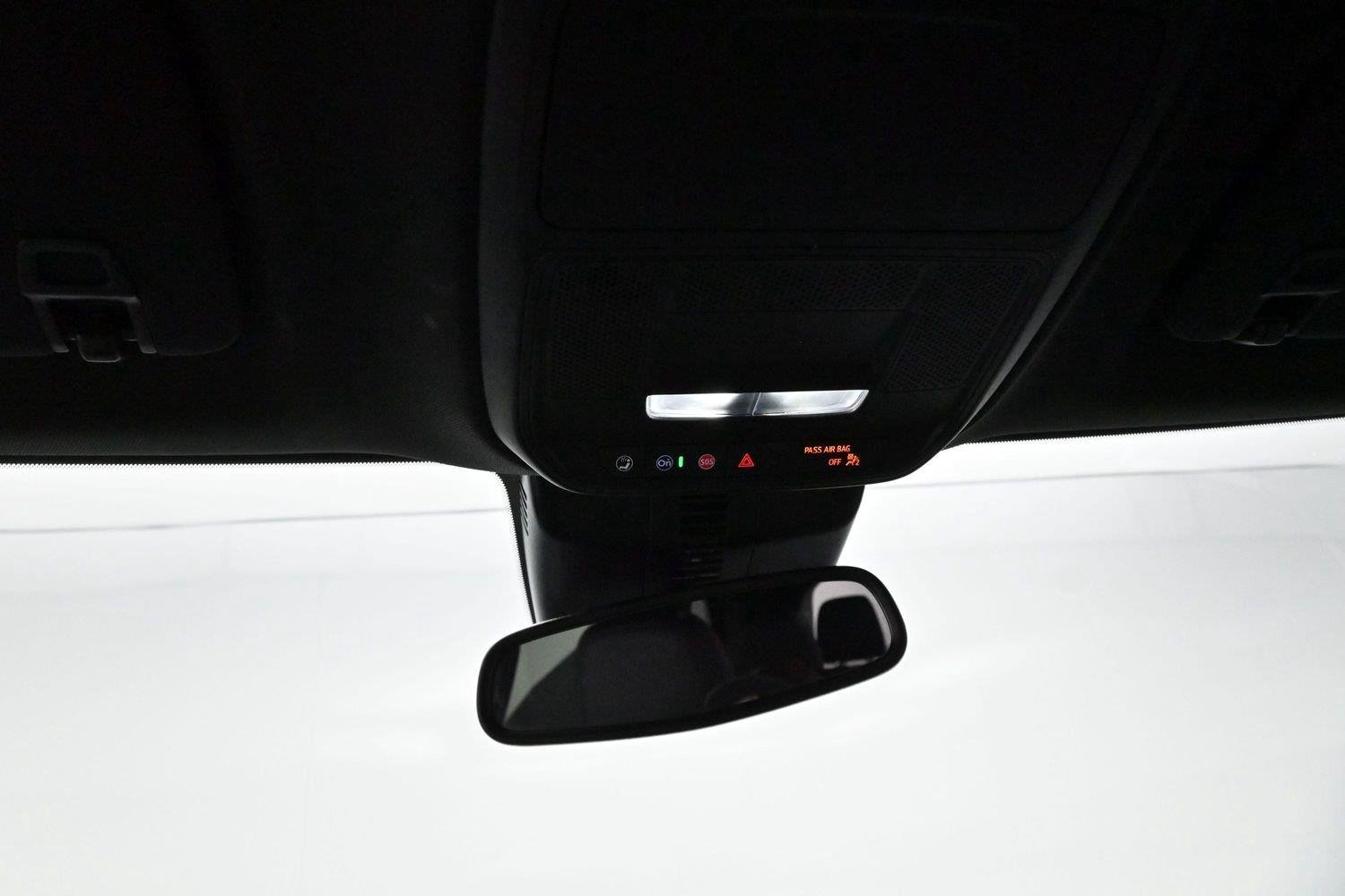 Used 2024 Summit White GMC FWD Elevation image 27