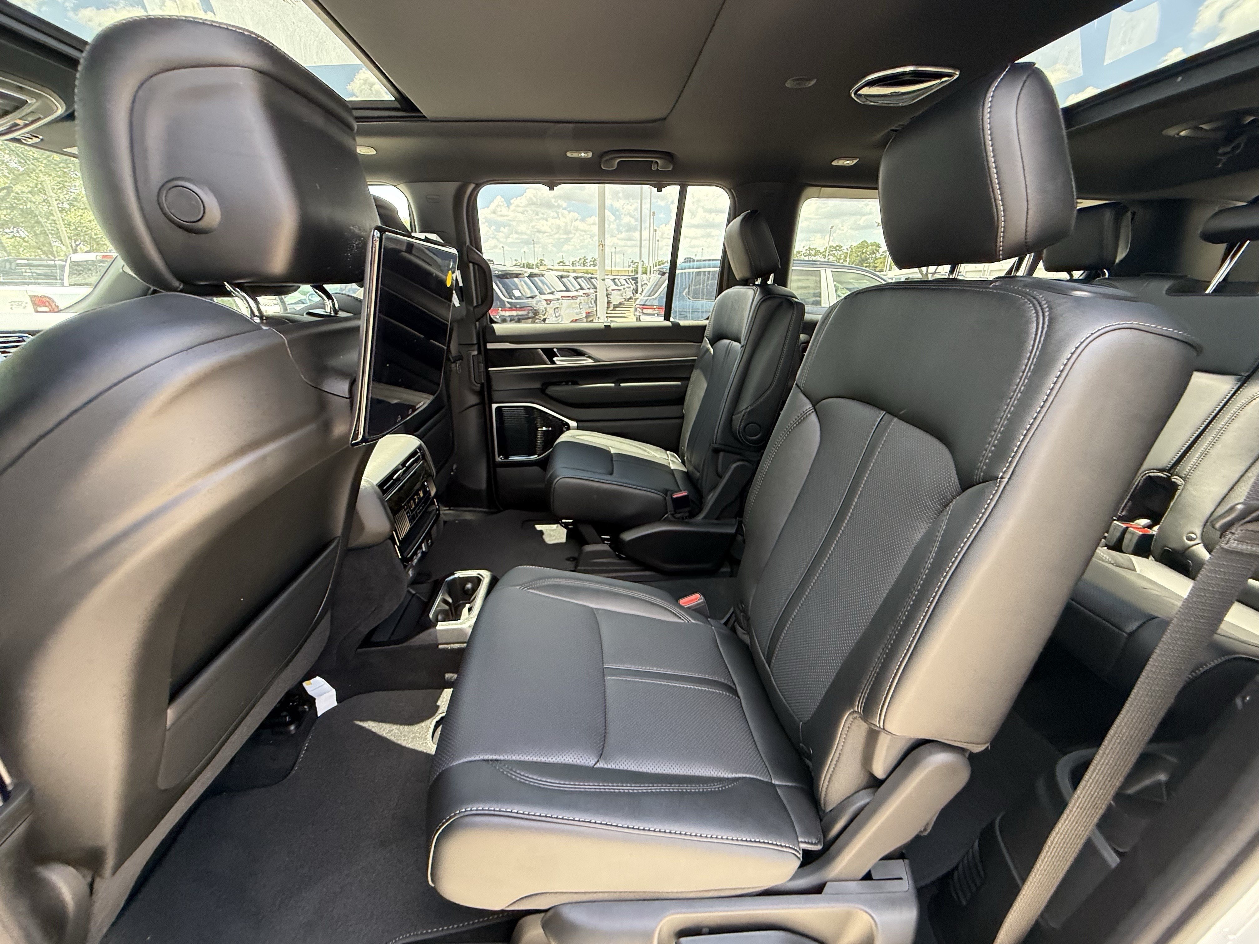 New 2026 Bright White Clearcoat Jeep Limited Reserve image 16