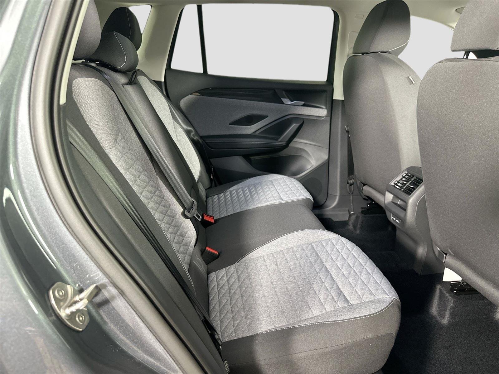 New 2026 Platinum Gray Metallic Volkswagen S image 25