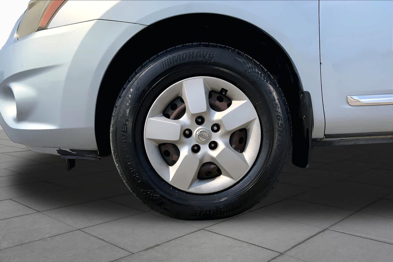 Used 2014 Frosted Steel Nissan S image 11