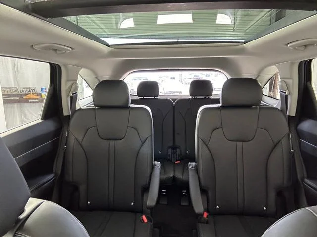 2025 Kia Sorento EX - Photo 13