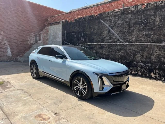 2024 Cadillac LYRIQ Luxury 2