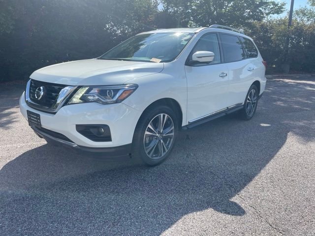Used 2019 White Nissan Platinum image 4
