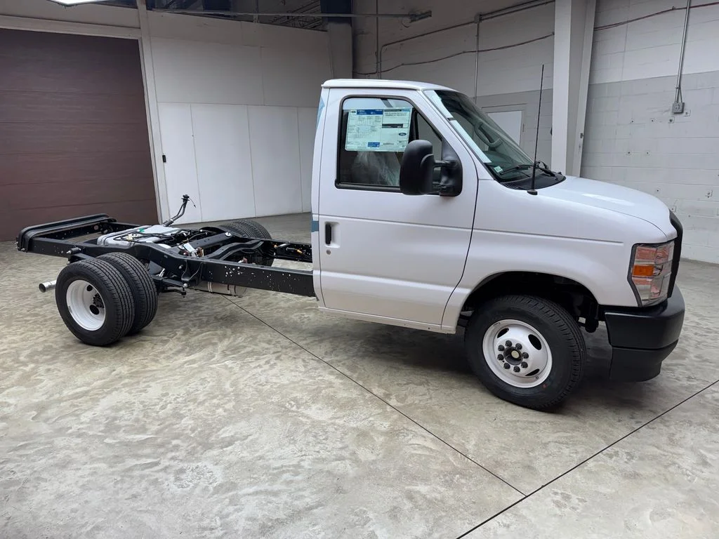 New 2027 White Ford Base image 6