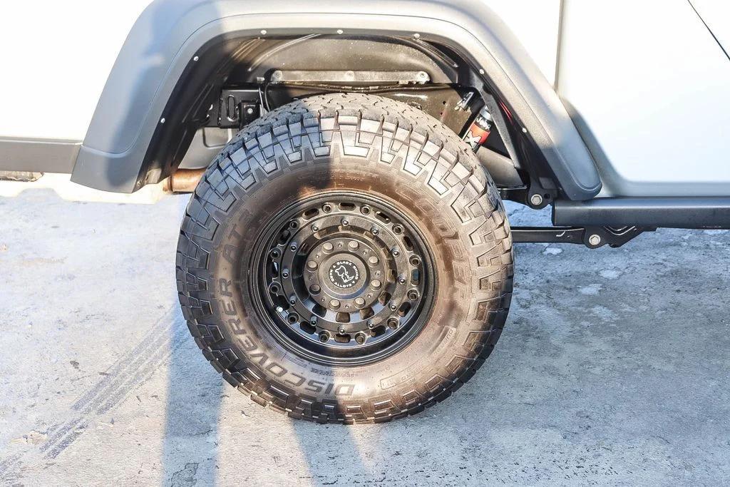 Used 2022 Silver Jeep Rubicon image 12