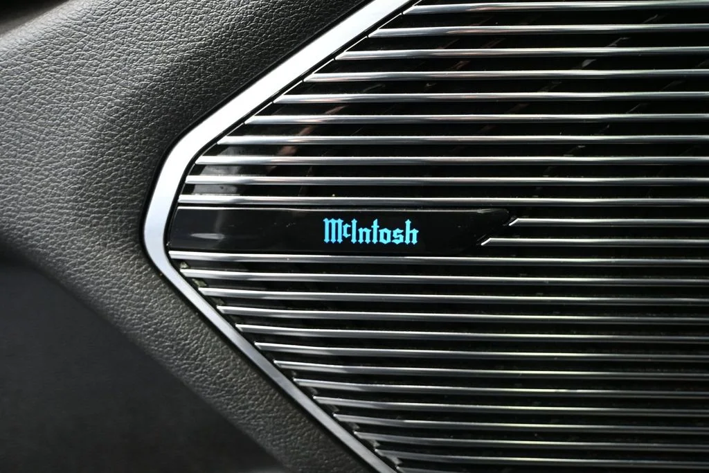 Used 2023 Gray Jeep Overland 4xe image 16