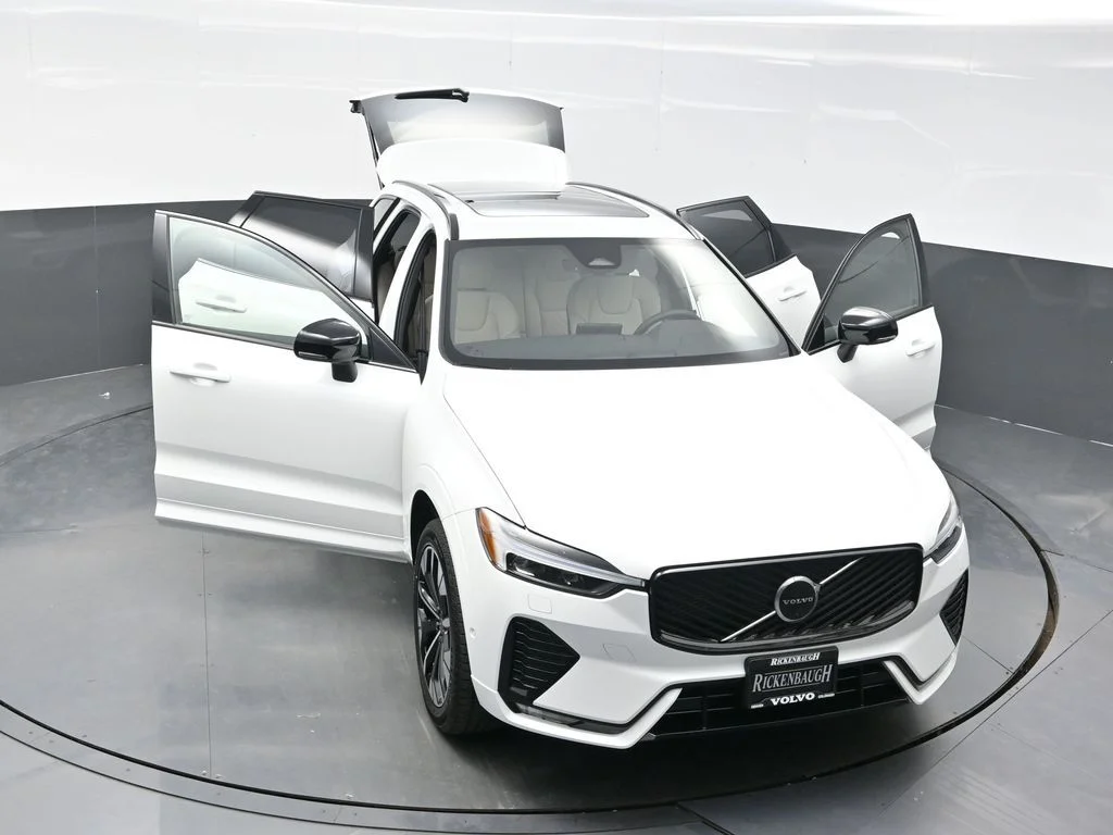 Used 2026 Crystal White Volvo Plus image 39