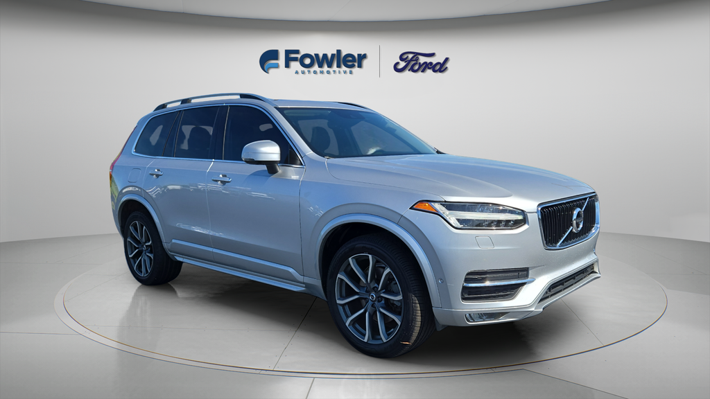 2017 Volvo XC90 T6 AWD Momentum's photo