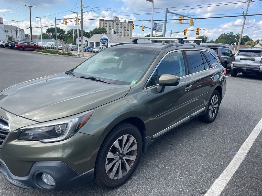 Used 2019 Green Subaru 2.5i image 1