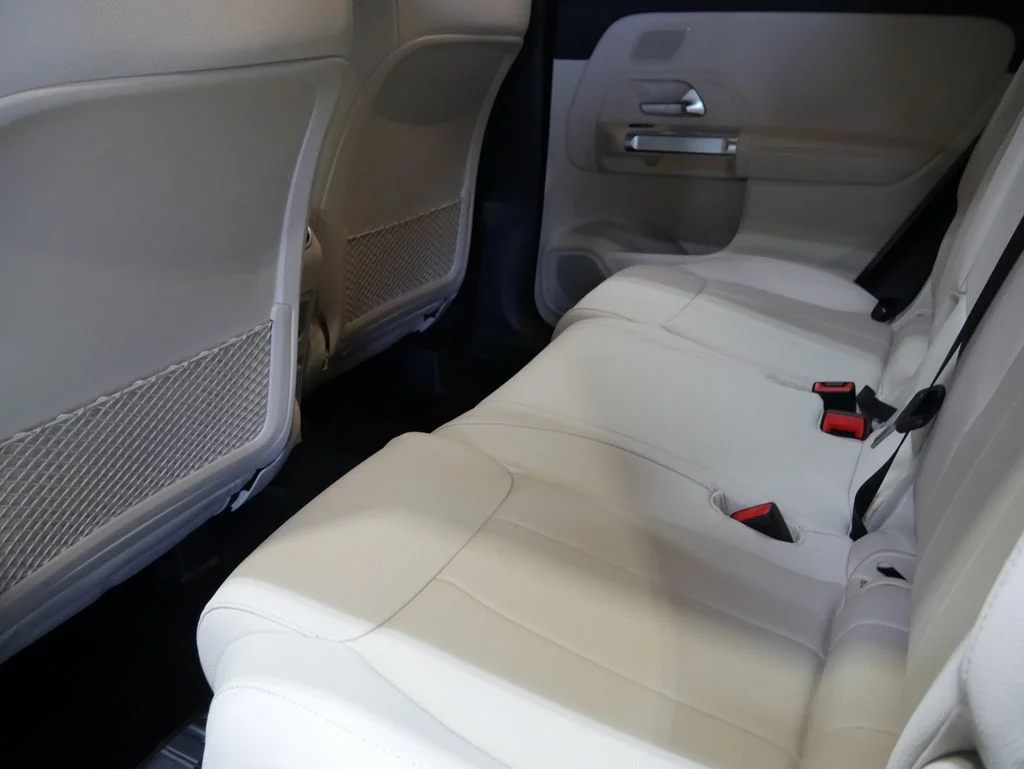 Certified Used 2026 Polar White Mercedes-Benz GLB 250 image 24