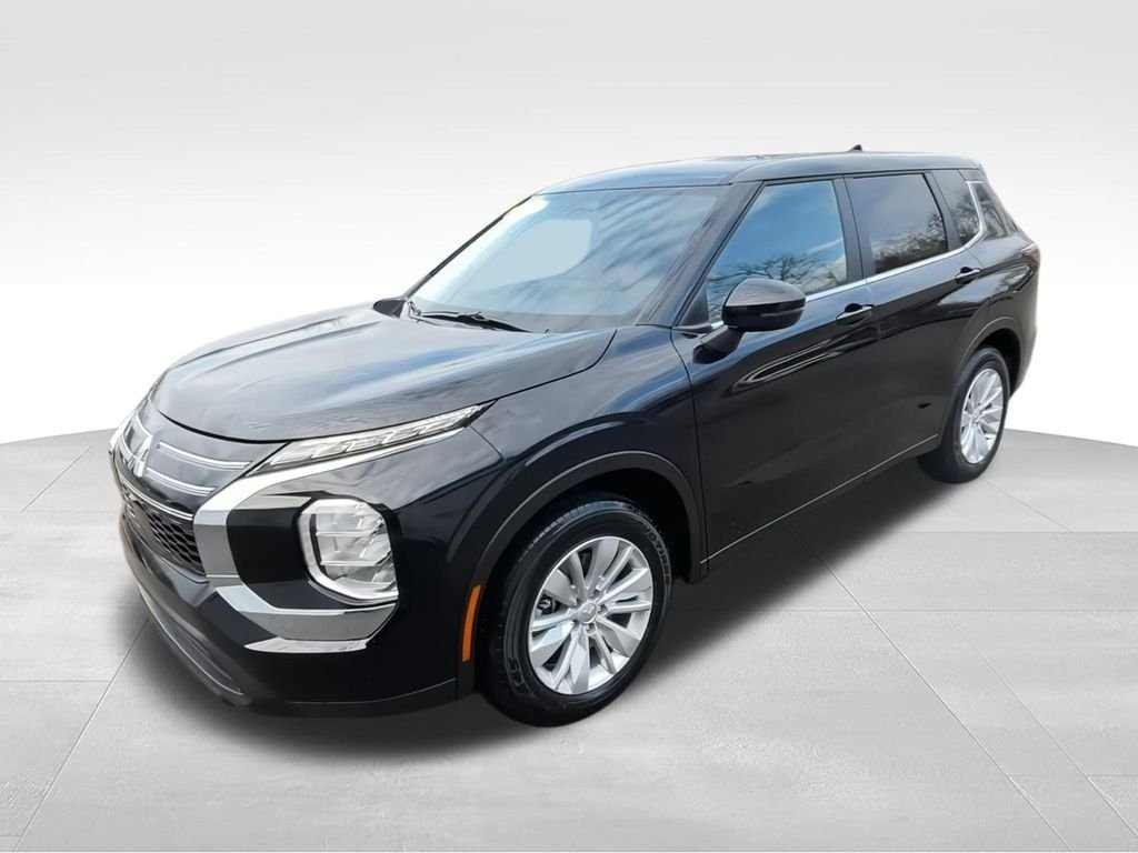 2026 Mitsubishi Outlander ES - Photo 4