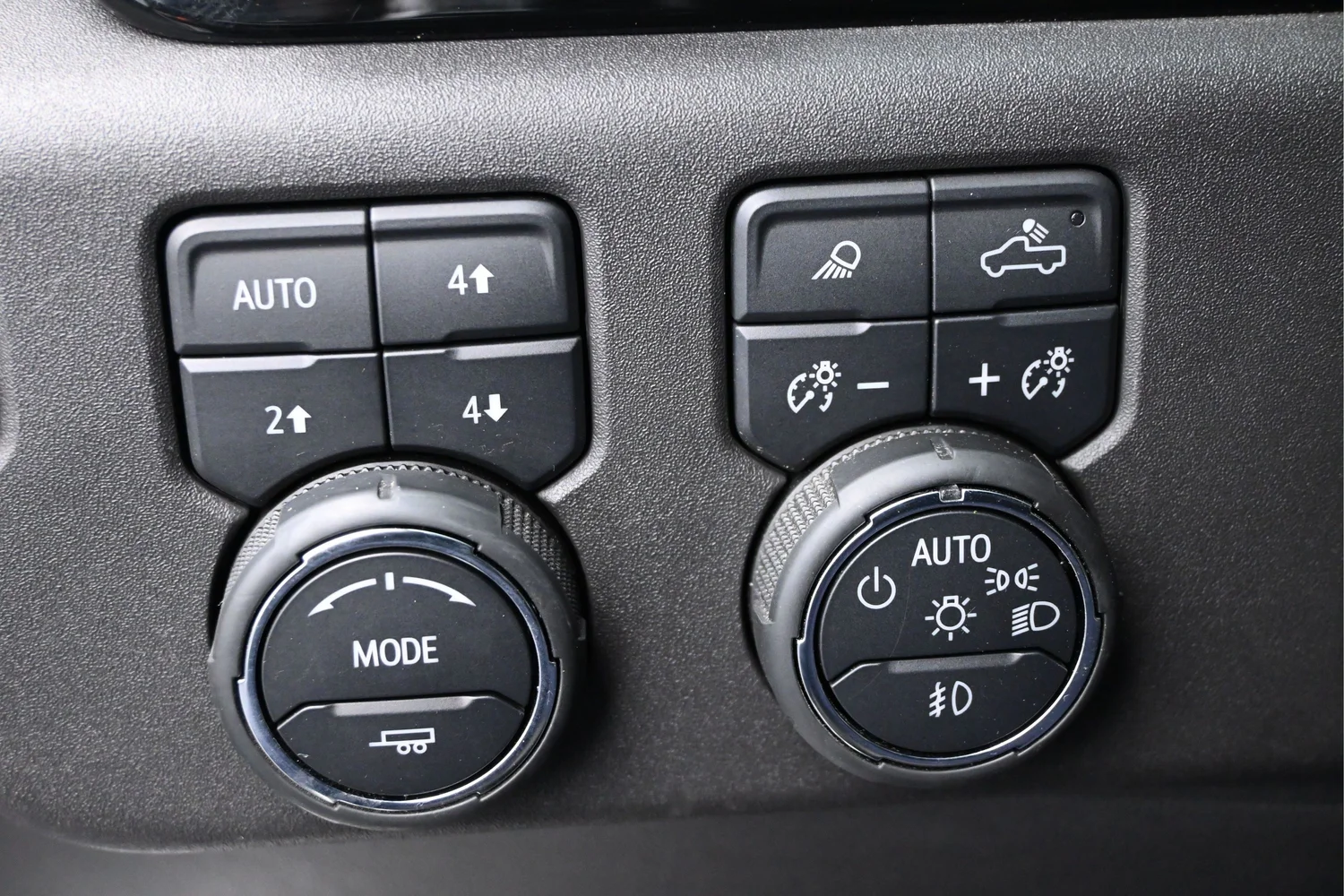 Used 2024 White Chevrolet ZR2 image 24