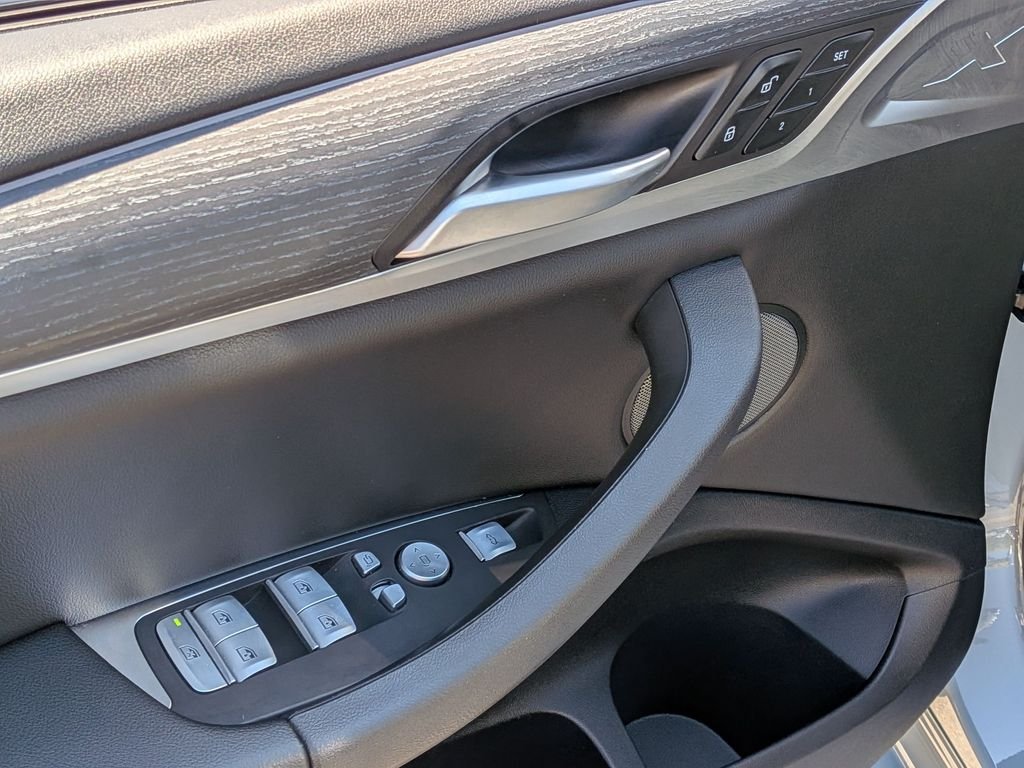 Used 2023 Gray BMW xDrive30i image 14