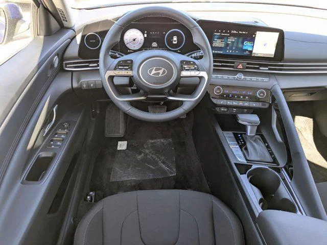 2025 Hyundai Elantra SEL - Photo 36