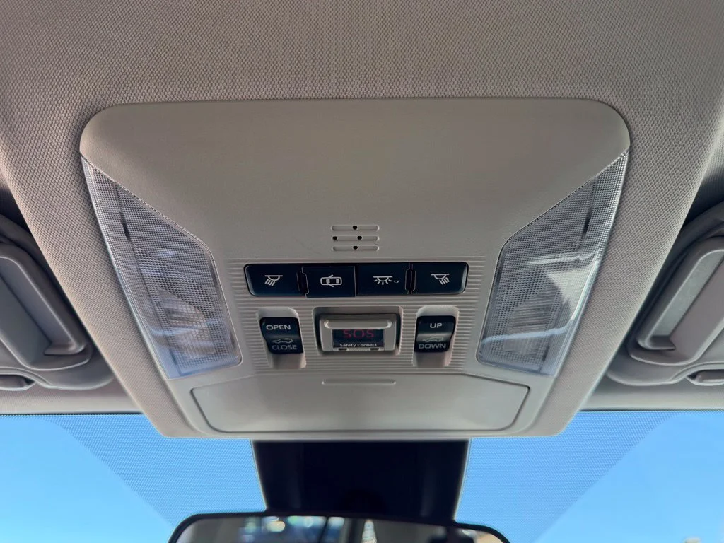 Used 2019 Lunar Toyota XLE Premium image 27