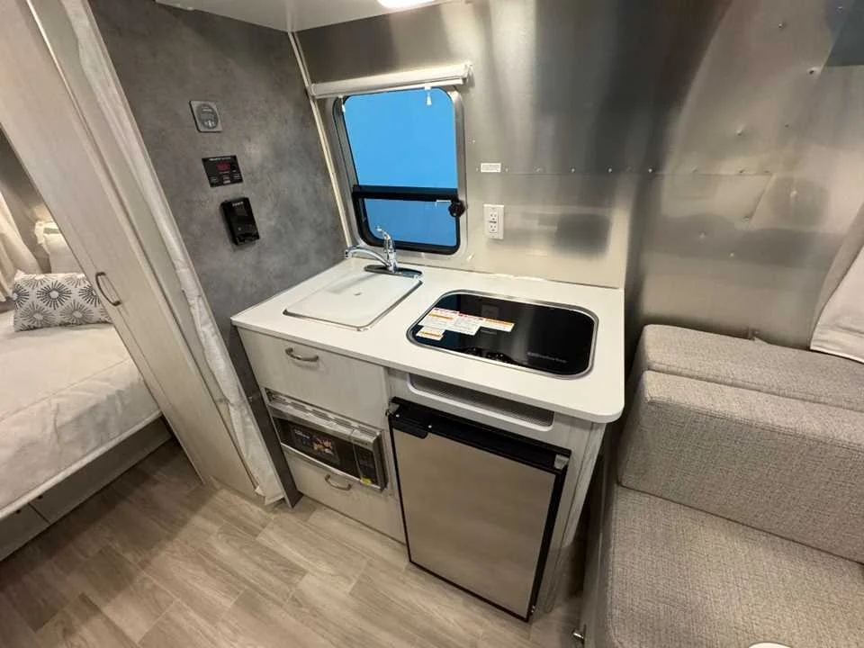 New 2026 SILVER AIRSTREAM  image 9