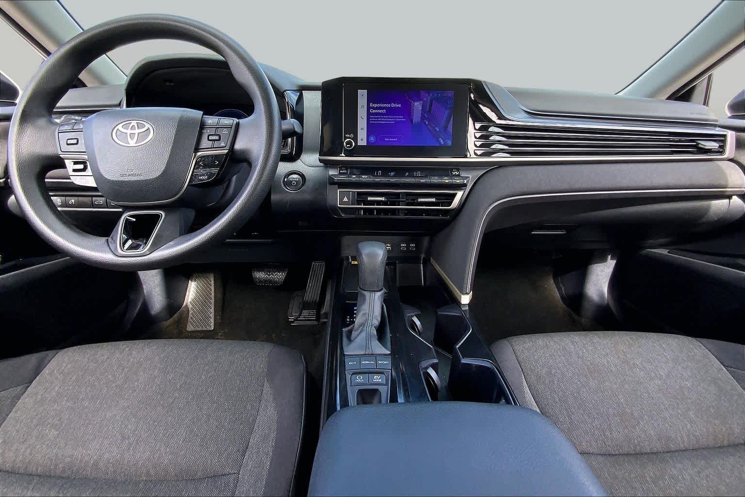 Used 2025 Ice Cap Toyota LE image 15