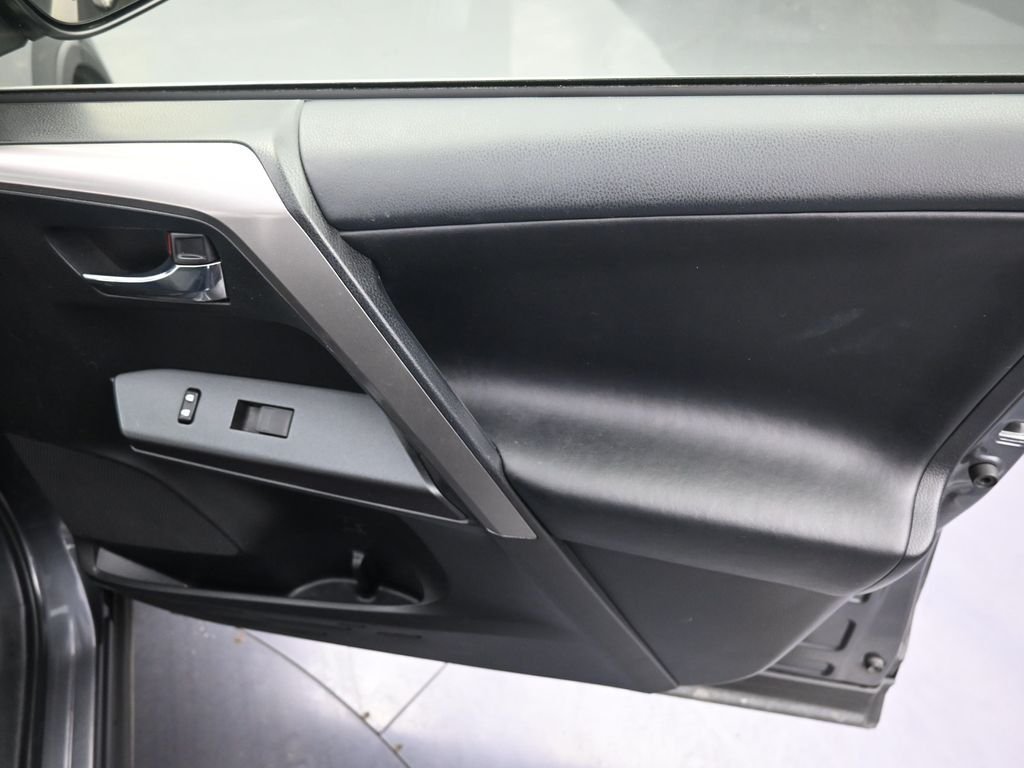 Used 2017 Magnetic Gray Metallic Toyota XLE image 31