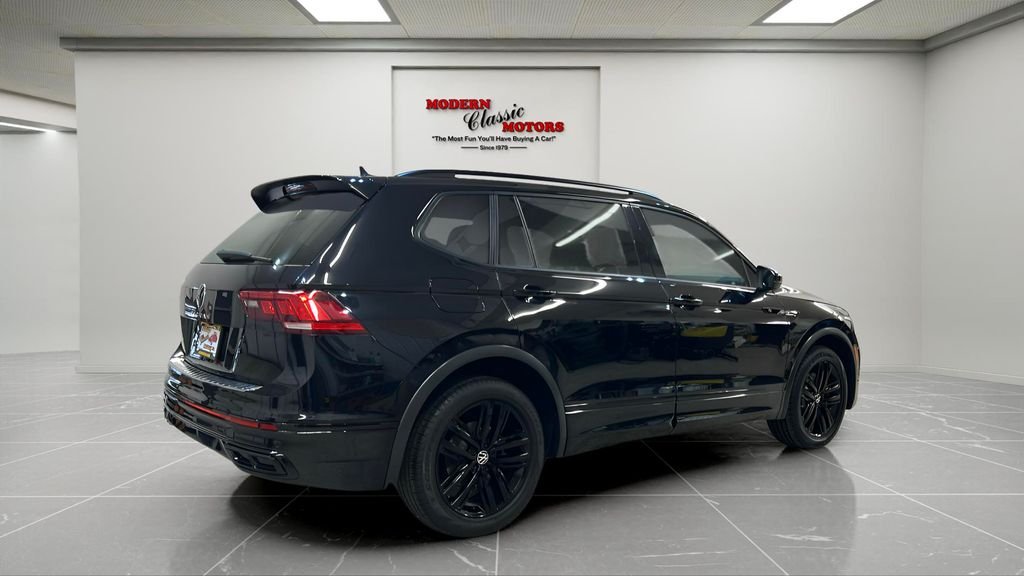 Used 2022 Black Volkswagen 2.0T SE R-Line Black image 7