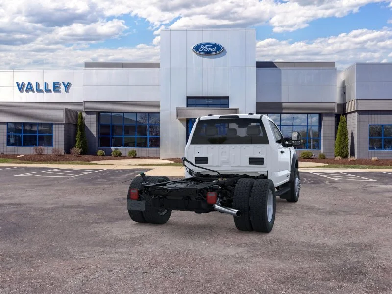 New 2025 Oxford White Ford F-550® XL image 25
