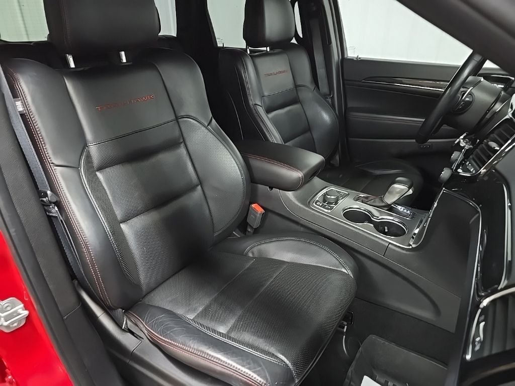 Used 2021 Red Line Jeep Trailhawk image 15