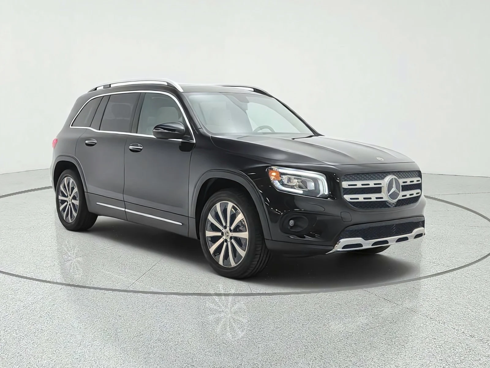 Used 2023 Night Black Mercedes-Benz GLB 250 SUV image 3