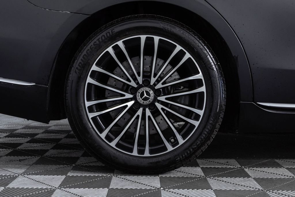 Used 2022 Black Mercedes-Benz S 580 image 39