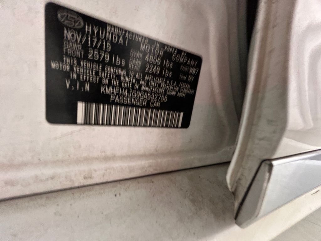 Used 2016 White Hyundai Limited image 20