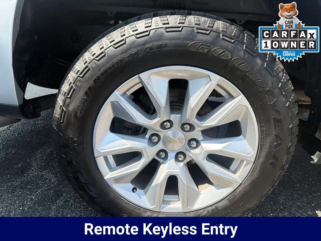 Used 2020 Silver Ice Metallic Chevrolet Custom image 14