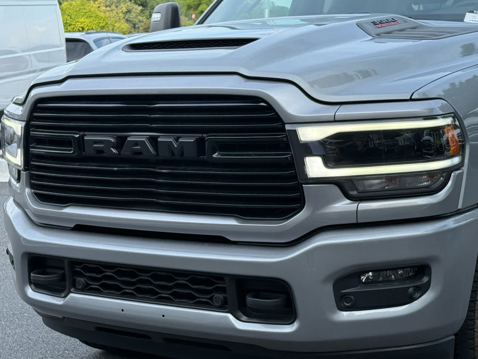 Used 2024 Billet Silver Metallic Clearcoat Ram Laramie image 9