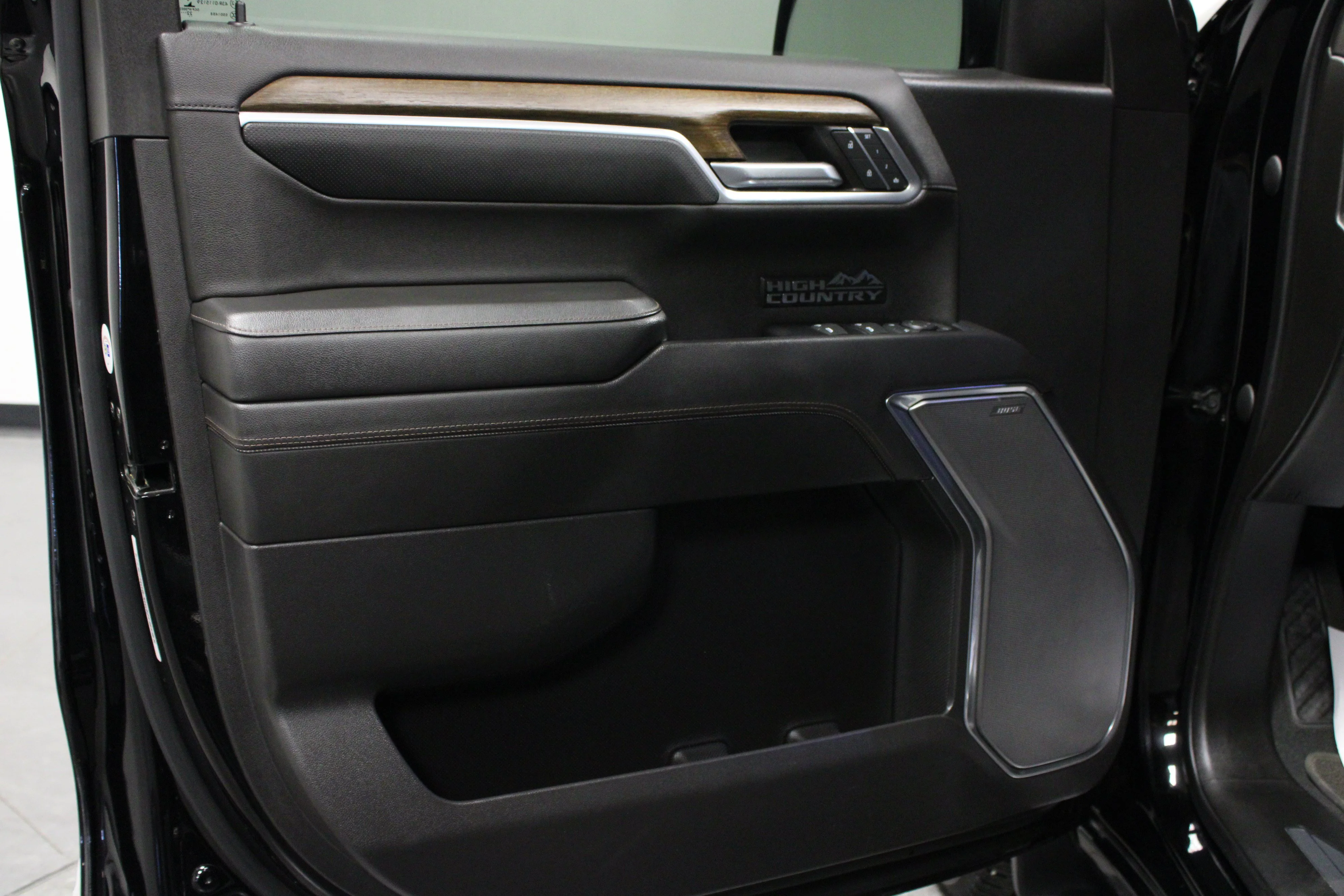 Used 2022 Black Chevrolet High Country image 11