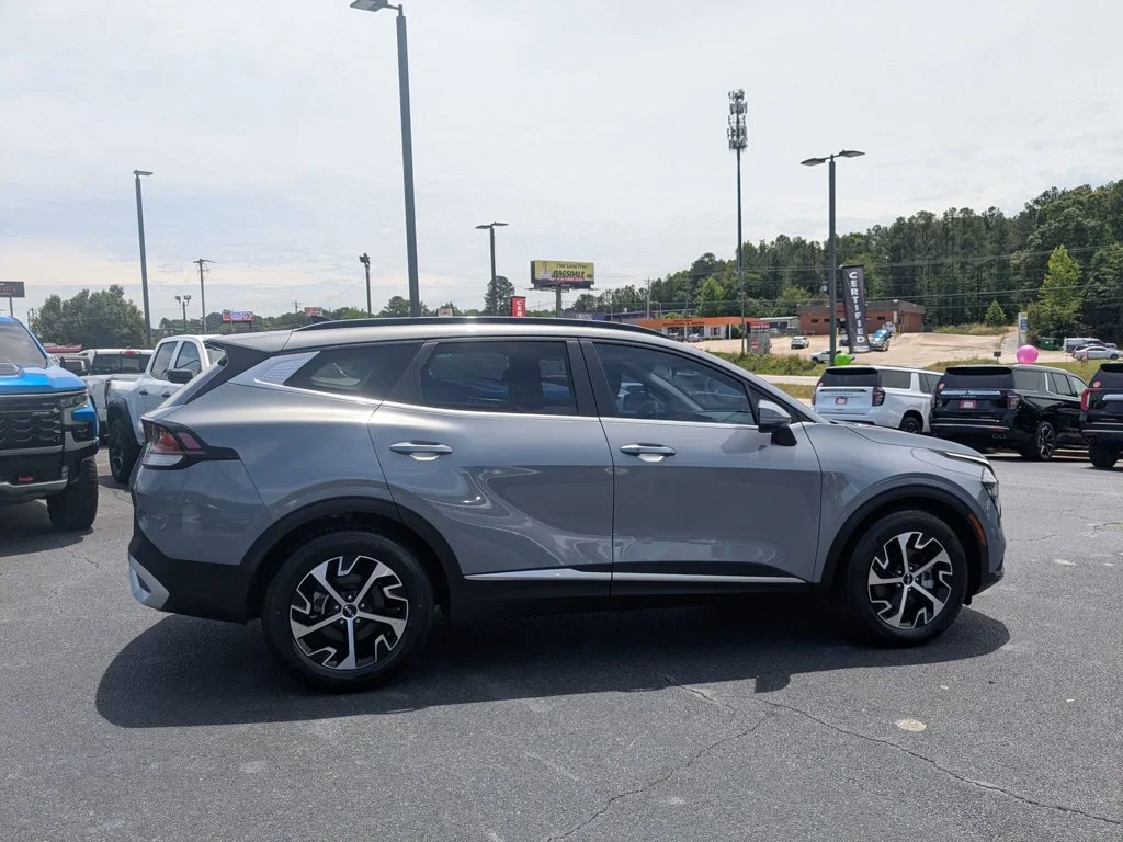 Used 2025 Everlasting Silver Kia EX image 4