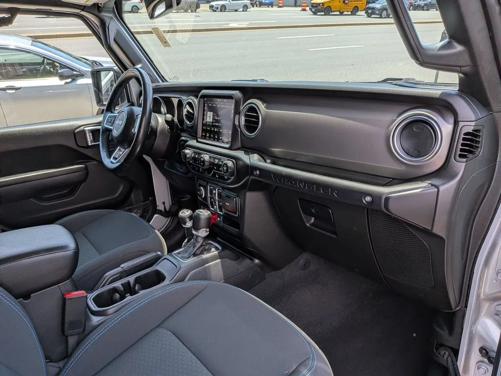 Used 2023 Silver Jeep Rubicon 4xe image 23