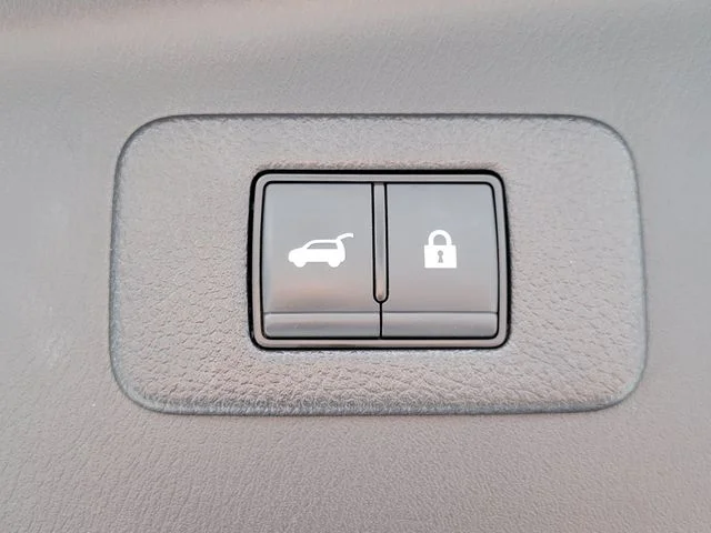 Used 2023 Black Nissan Platinum image 10